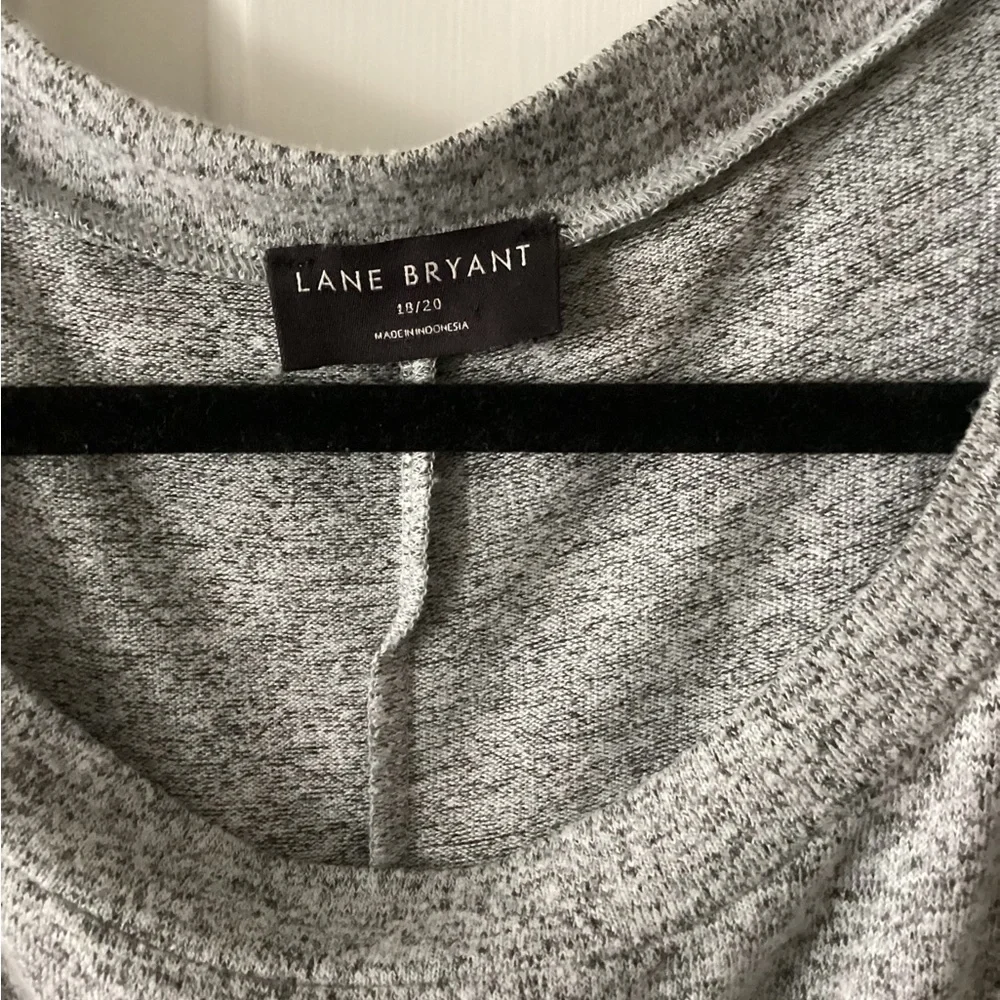 Lane Bryant Classic Long-Sleeve Top with Shirttail Hem Heather Grey 18/20 - Picture 6 of 9